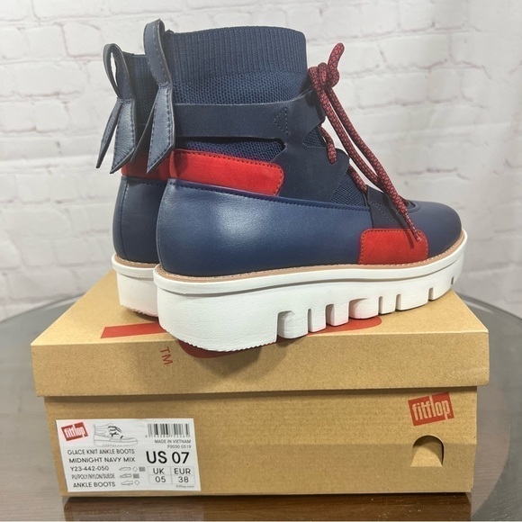 FIT FLOP GLACE KNIT ANKLE BOOTS in midnight blue size 7. - Picture 4 of 15